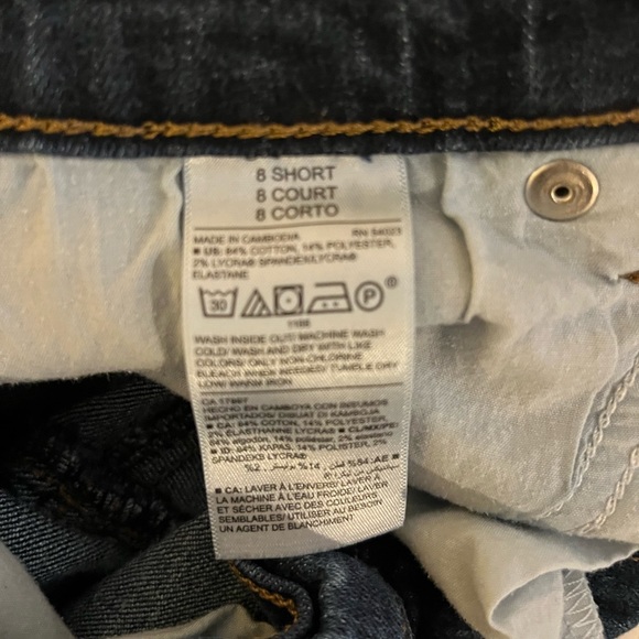 Old Navy Curvy Profile Jeans - Picture 2 of 6